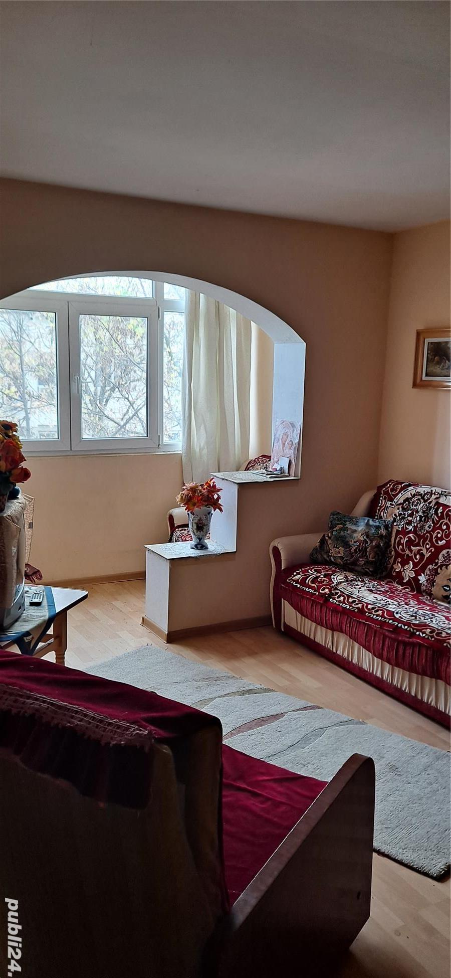 De vânzare apartament 3 camere