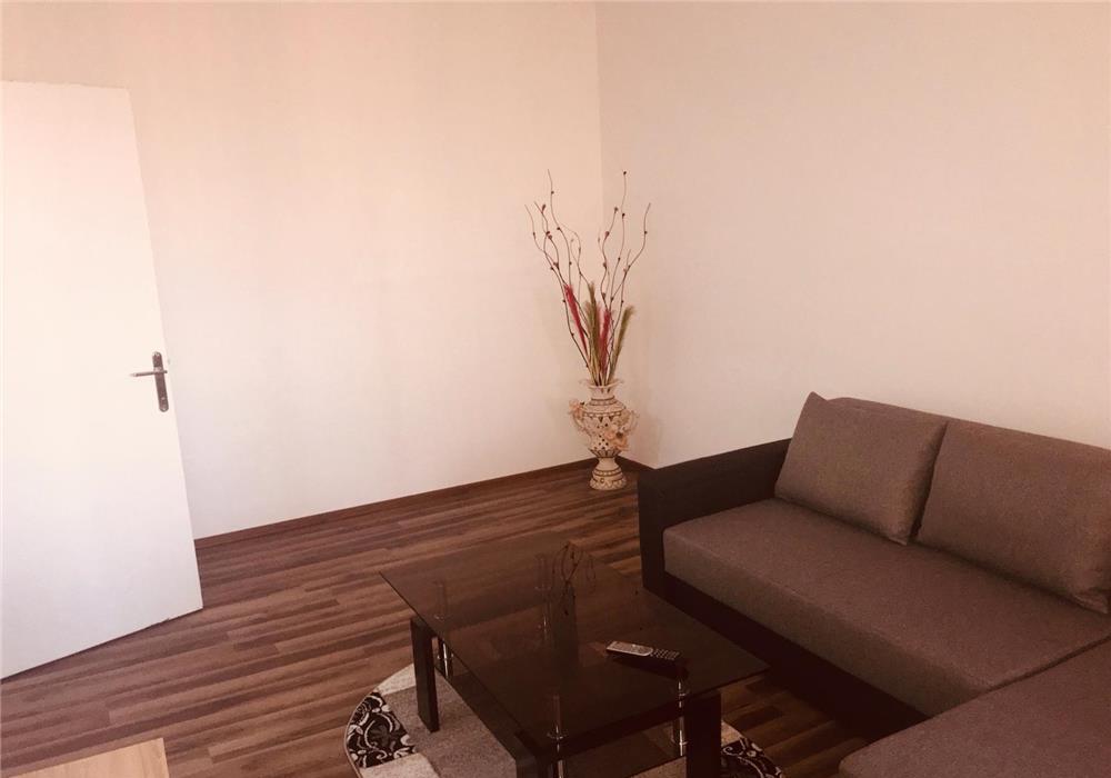 De vanzare apartament 3 camere    zona  Stadion