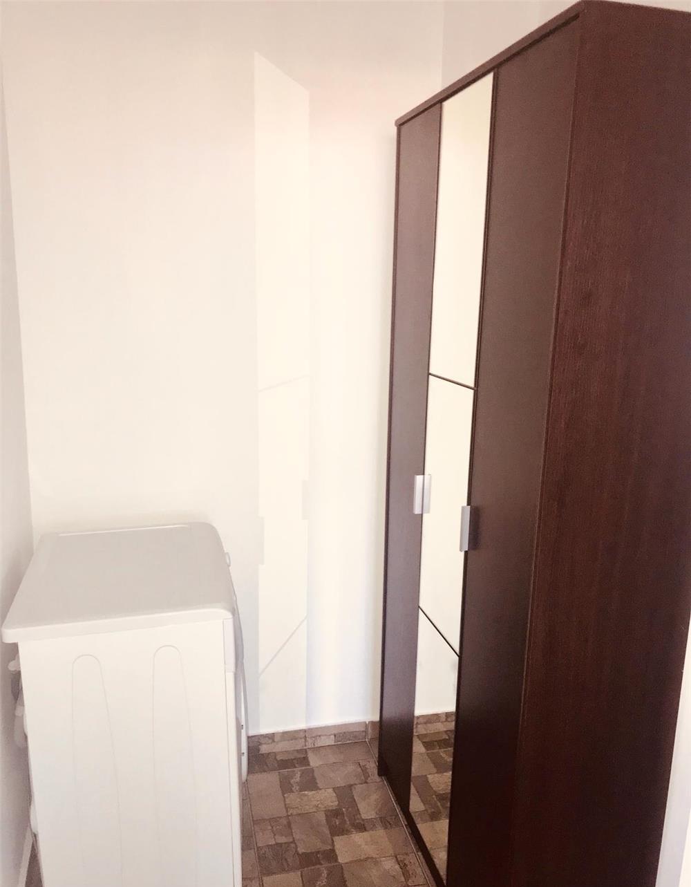 De vanzare apartament 3 camere    zona  Stadion