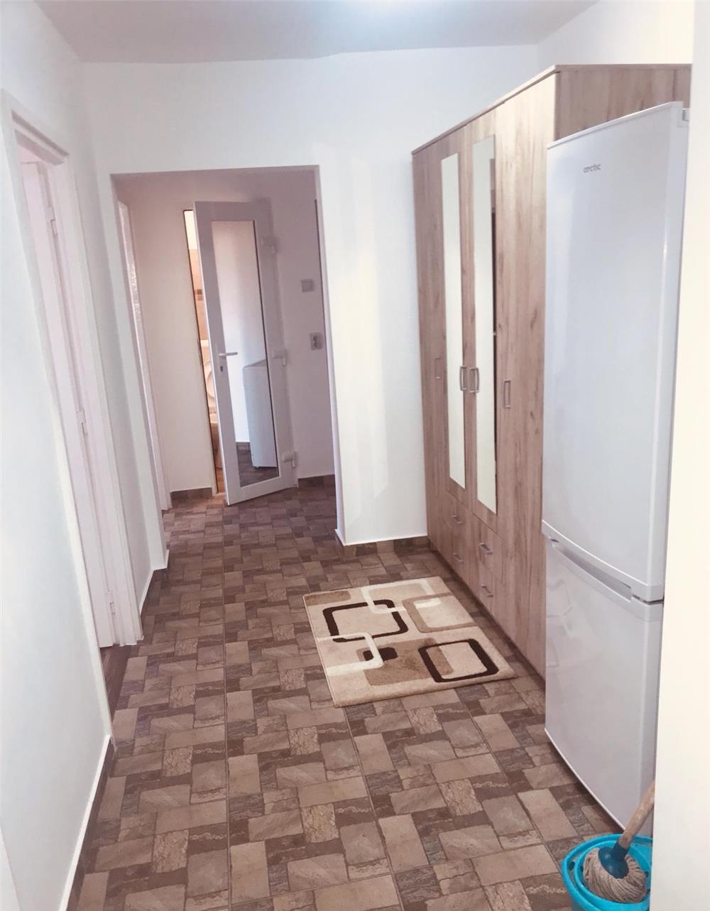 De vanzare apartament 3 camere    zona  Stadion