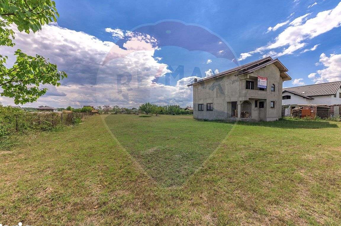 De vanzare | Casa 5 camere la gri 2560 mp teren | Cornetu Buda