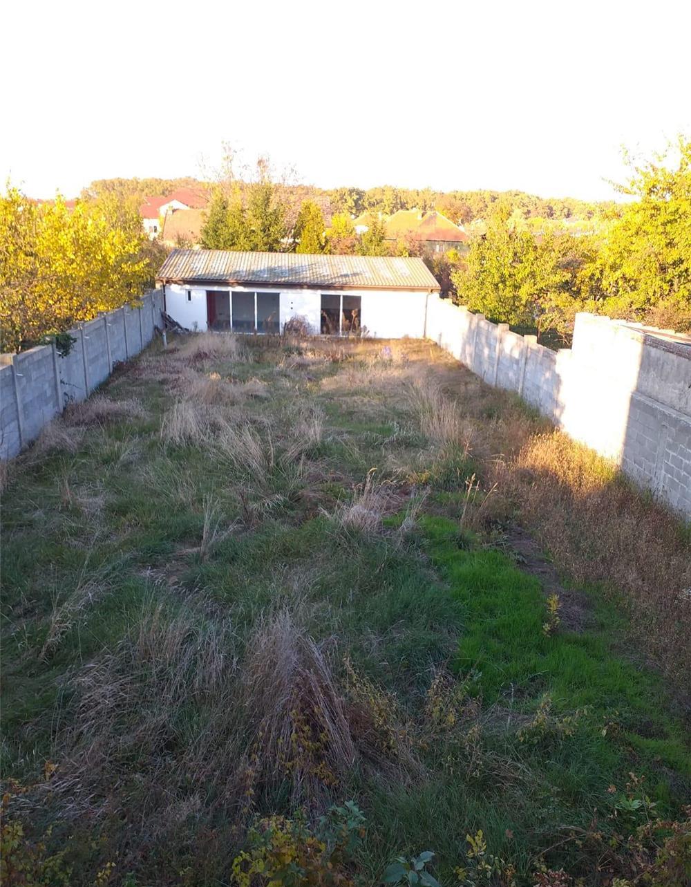 De vanzare casa la rosu Strada Mistral 25