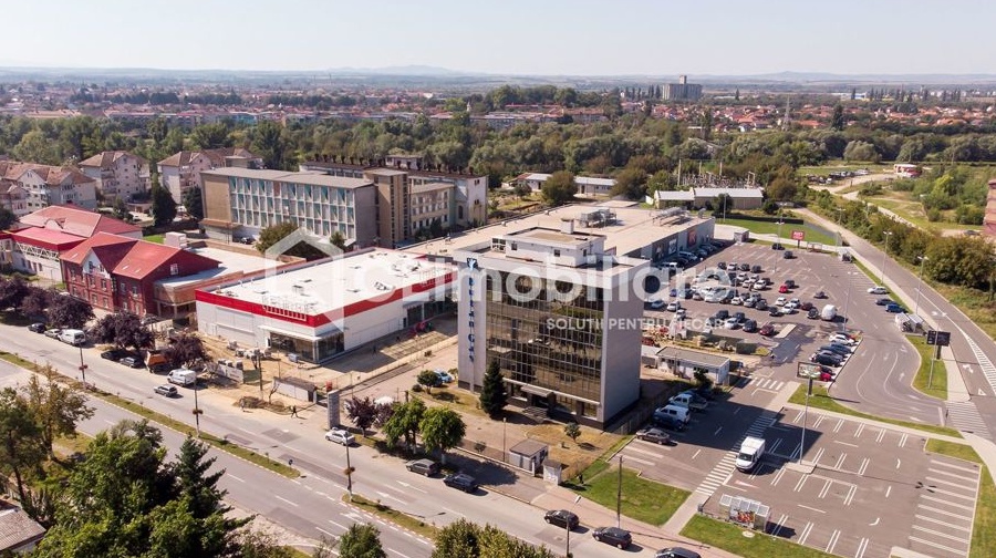 De vanzare cladire cu functiuni mixte