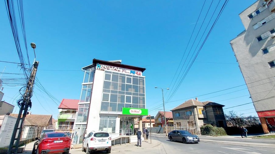 De vanzare clădire de birouri,spatii comerciale,apartamente cu 1si 2 camere,Modern