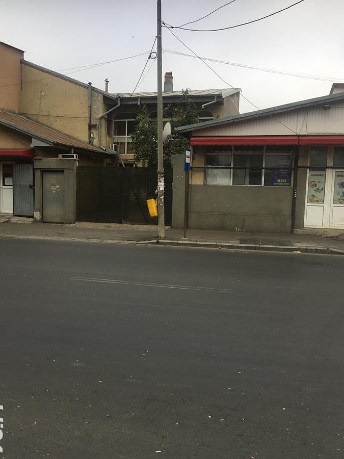 DE VANZARE DOUA SPATII COMERCIALE CASA P+1 SI FIRMA CU SALON DE INFRUMUSETARE