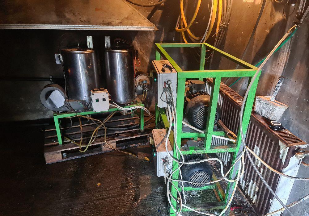 De vanzare grup 2 caldarine pentru apa calda+3 pistoale+furtune pentru spalatorie auto