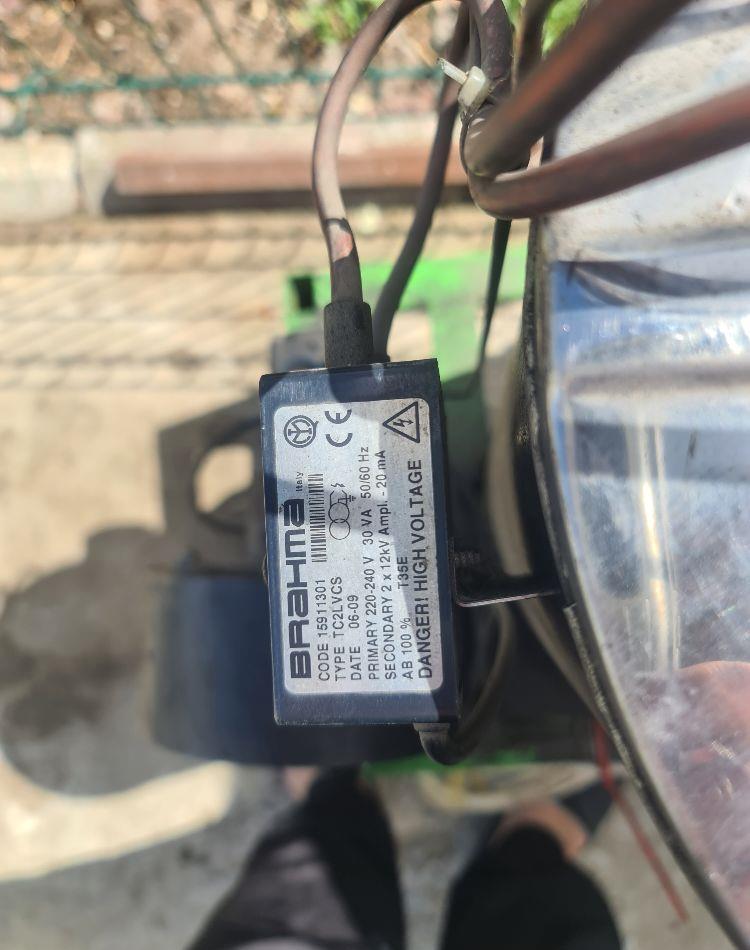 De vanzare grup 2 caldarine pentru apa calda+3 pistoale+furtune pentru spalatorie auto