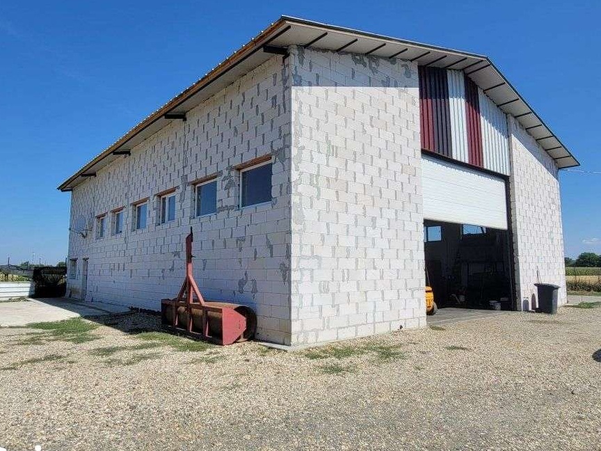 De Vanzare Hala 300 m2 Odoreu
