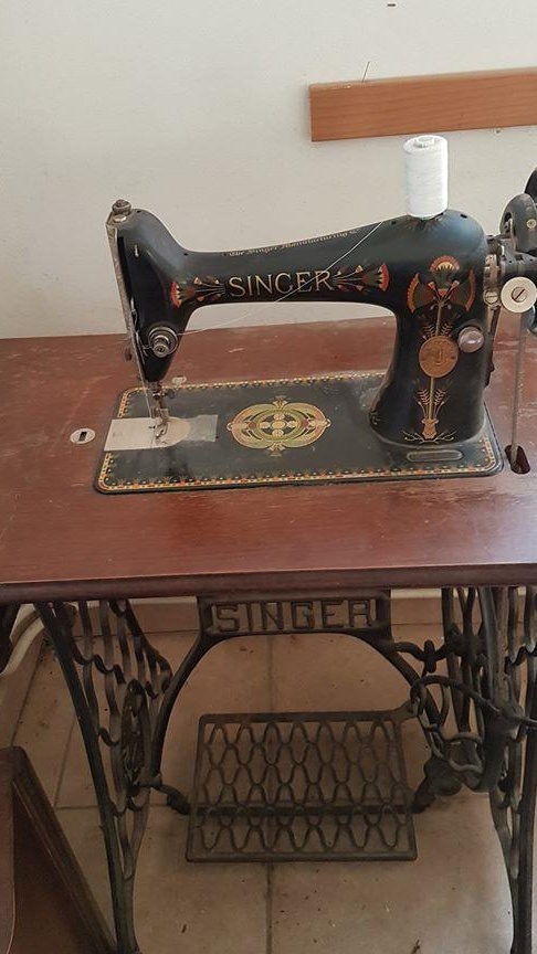 De vanzare masina de cusut colectia Singer