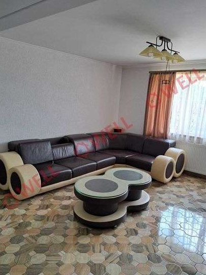 De vânzare o casă familială situat în Sovata