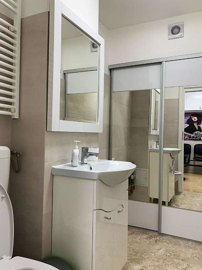 De vanzare salon de coafura - afacere la cheie, zona Decebal, Oradea