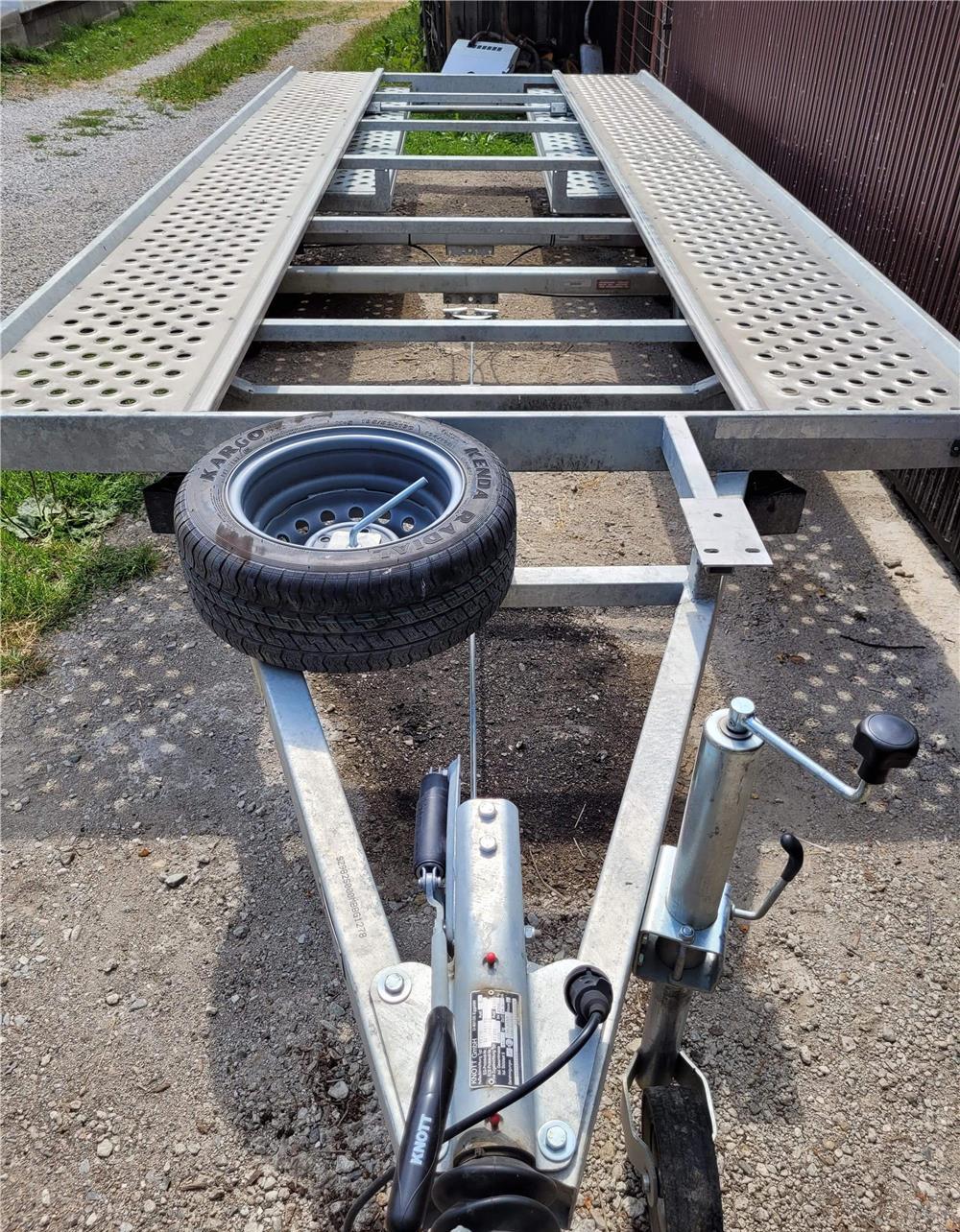De vanzare trailer,girofar,troli
