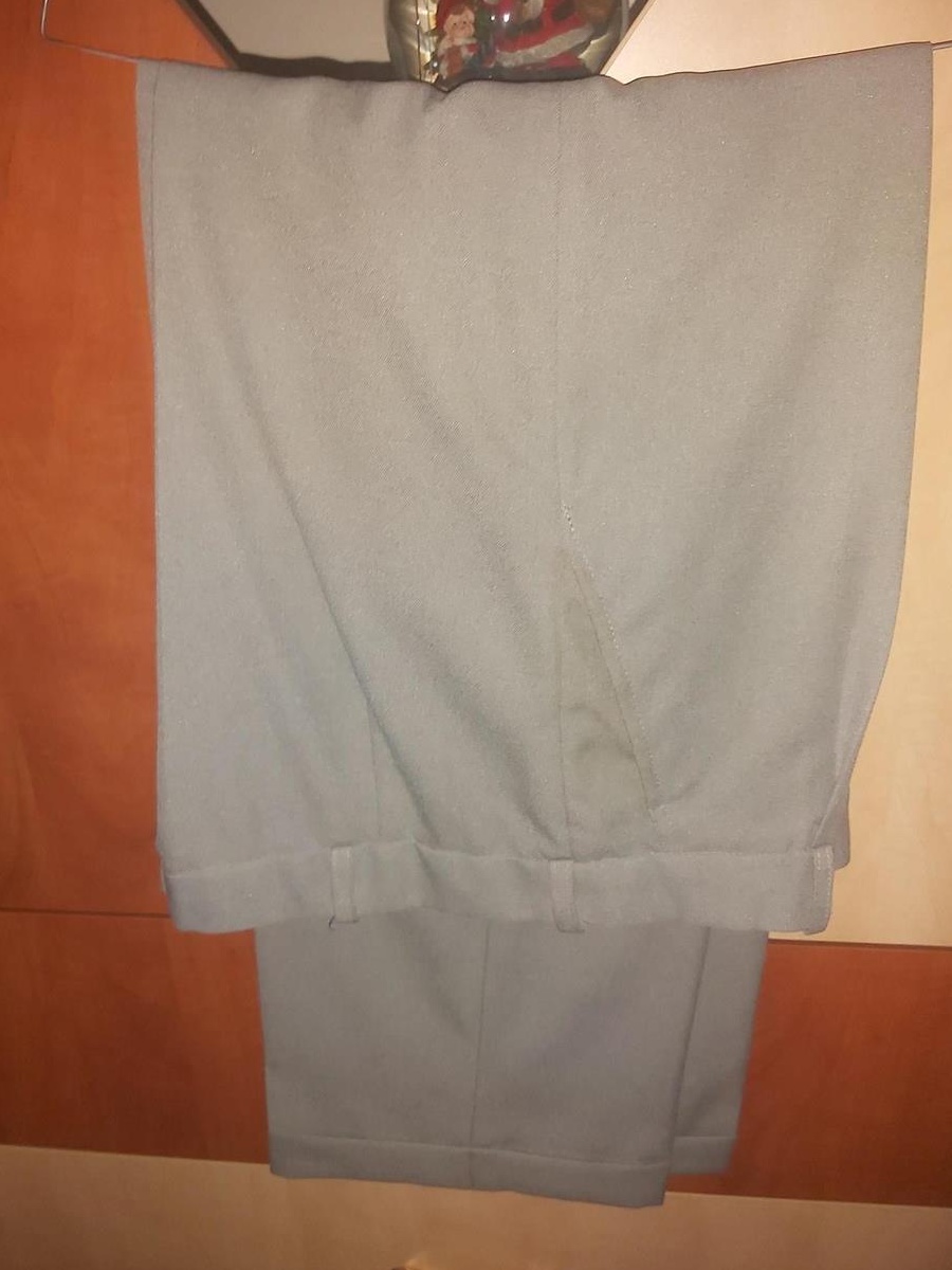 De vinzare costum barbatesc