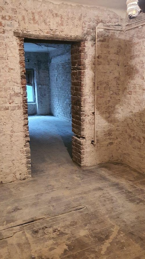 Decopertari apartamente,demolari case,caram moloz