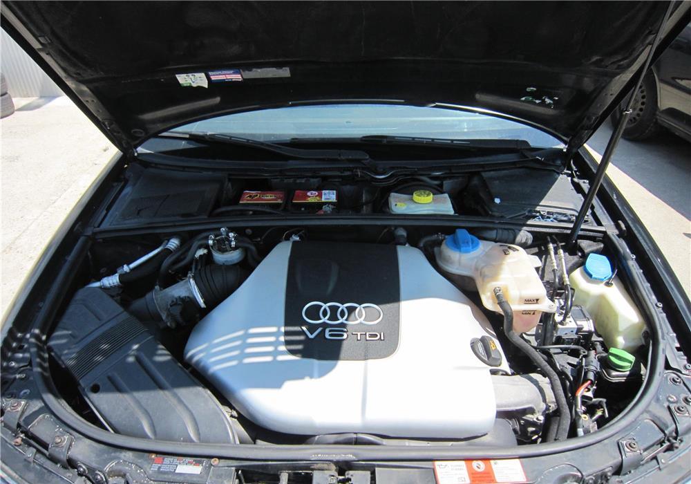 Dezmembram Audi A4 2.5 TDI COD BDG 2004-2006