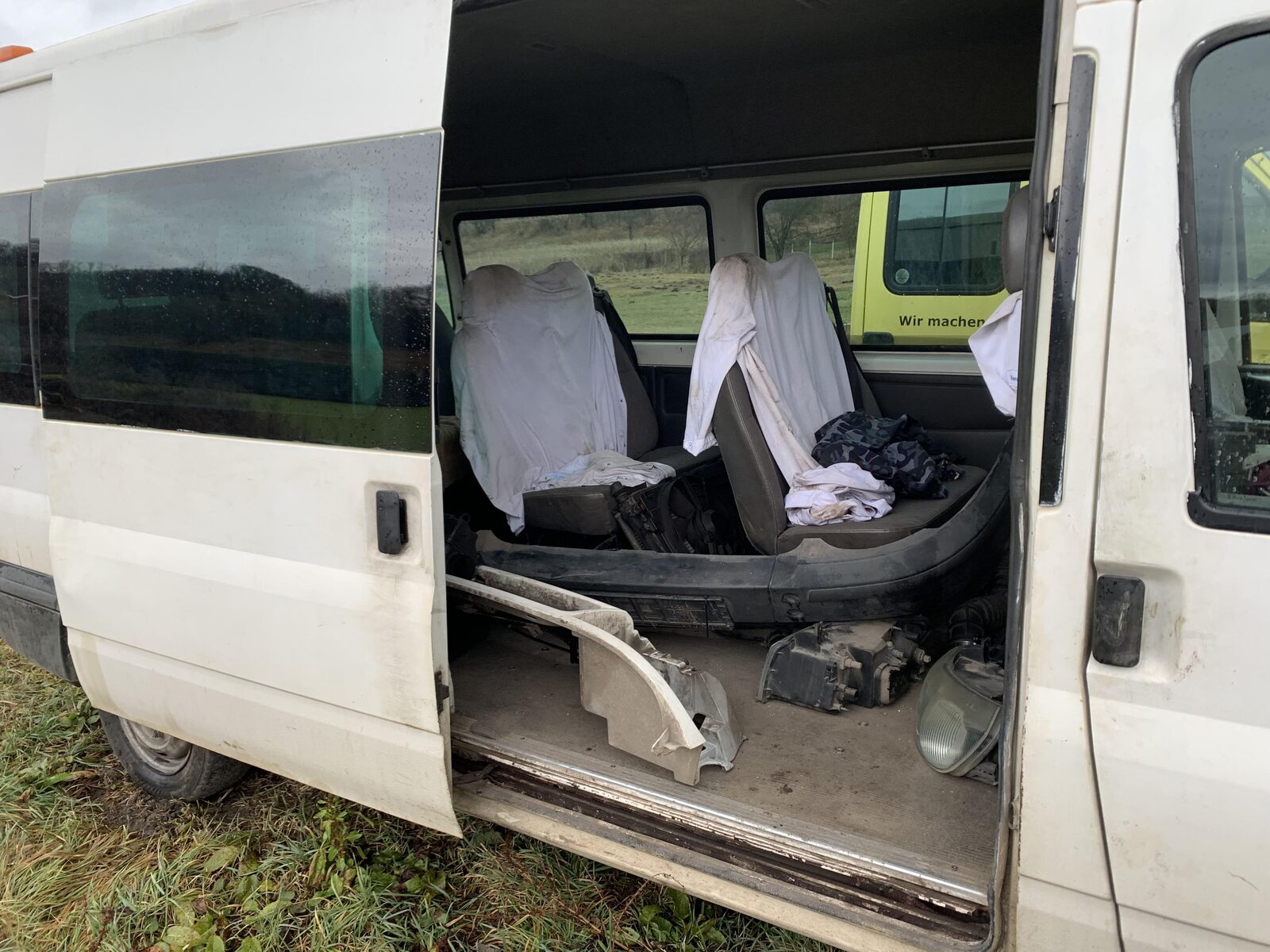 Dezmembram Ford Transit 100 T300