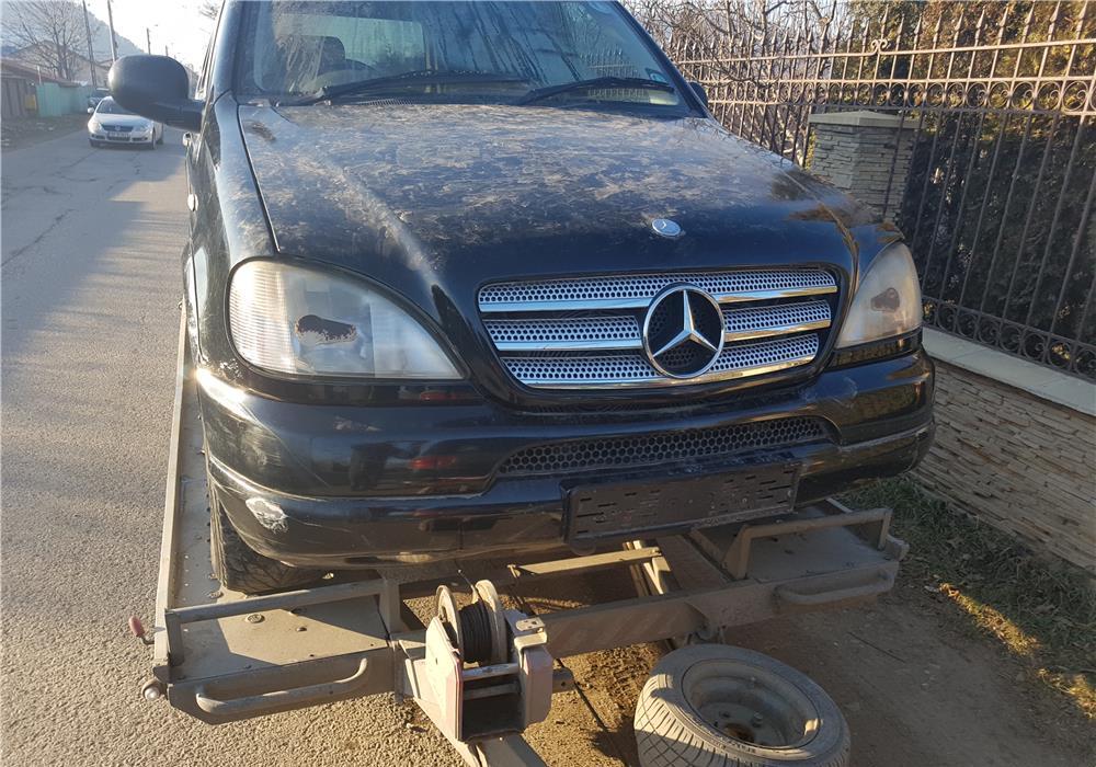 Dezmembram Mercedes ML W163 3.2 benzina 2000-2001