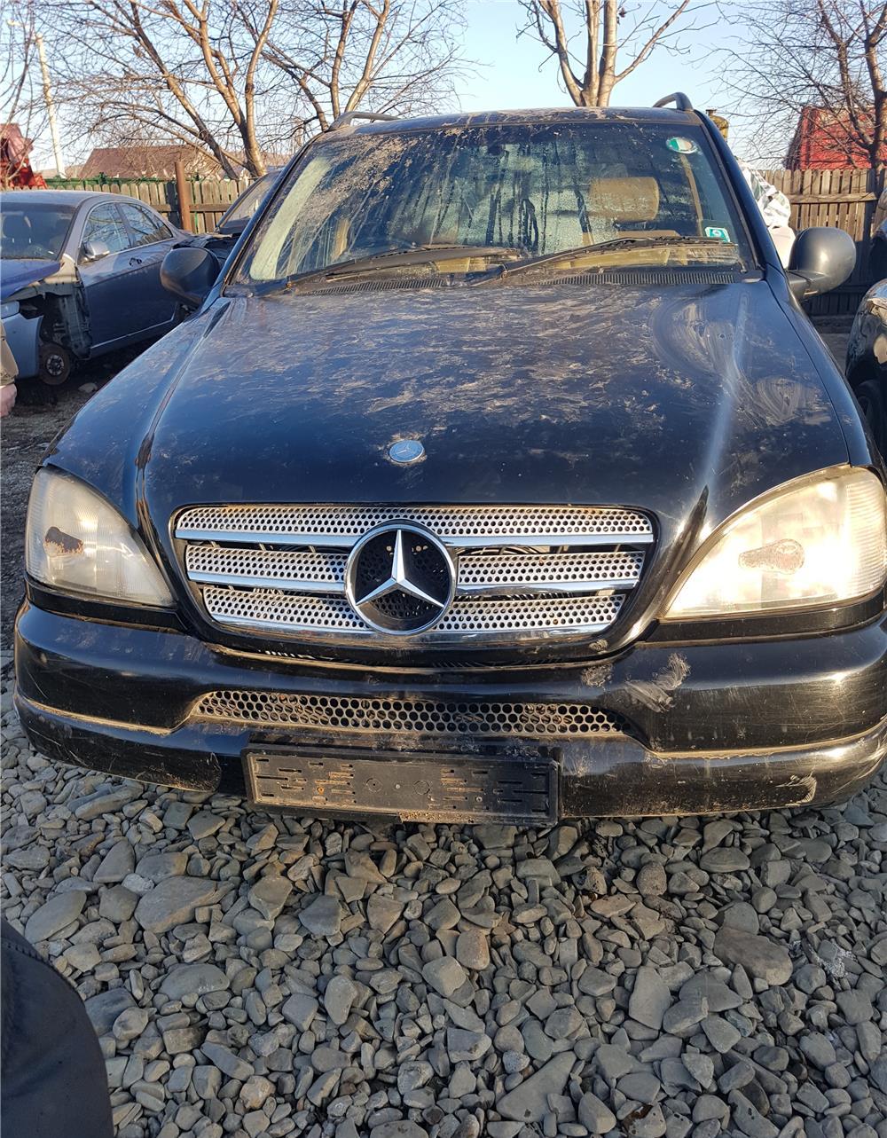 Dezmembram Mercedes ML W163 3.2 benzina 2000-2001