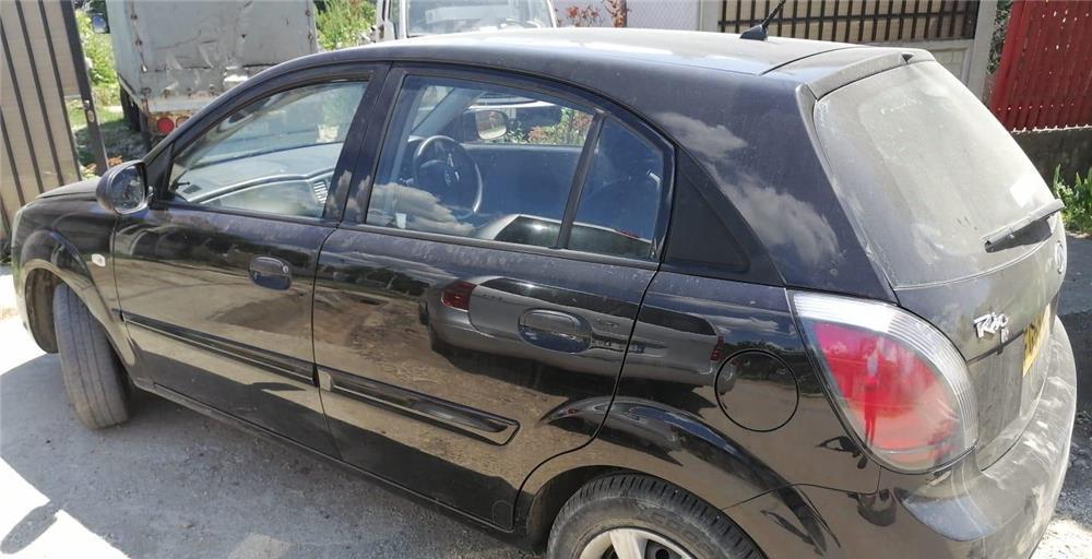 DEZMEMBRARI  KiaRio 1.4 benzina 2010