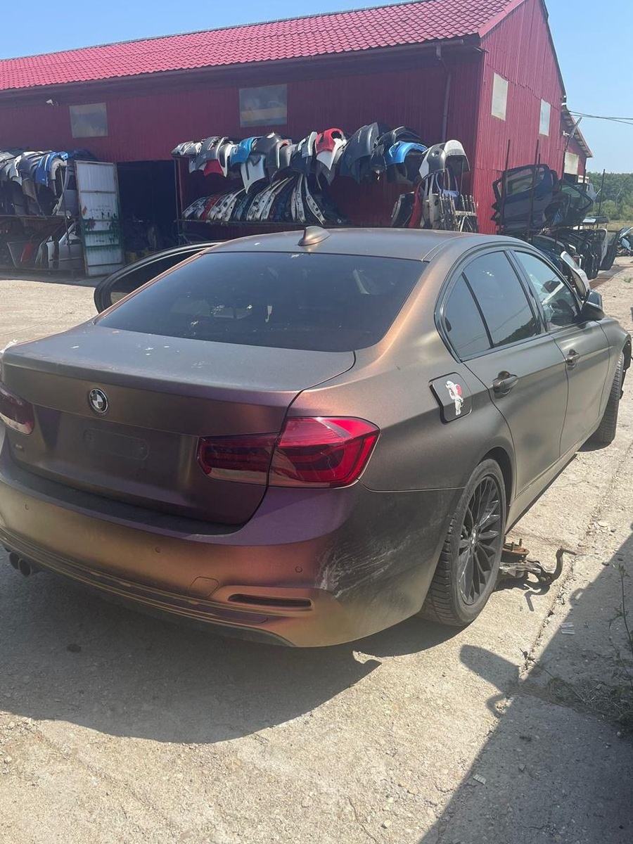 dezmembrez bmw f30 facelift 2016 2.0d euro6 xdrive autoamat 84000km