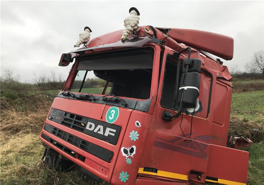 Dezmembrez cabina DAF ATI