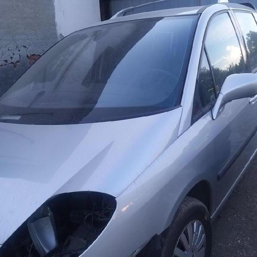 Dezmembrez Citroen C8, Diesel 2.2, 2004.