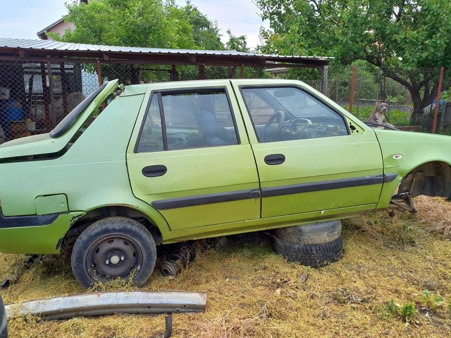 Dezmembrez Dacia Solenza 1.9 Diesel fara motor