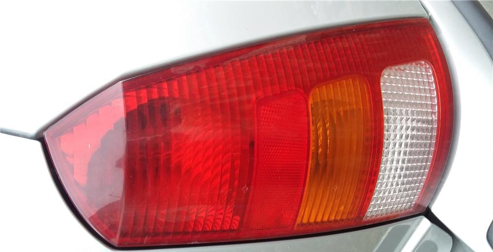 Dezmembrez Ford Focus 1 1.6 /16 v an 2002