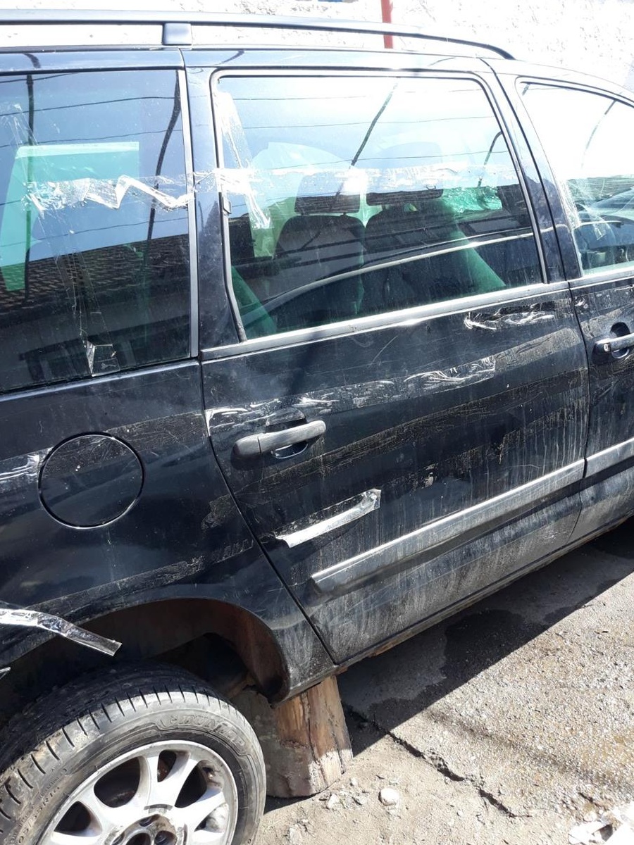 Dezmembrez Ford galaxi din 2005