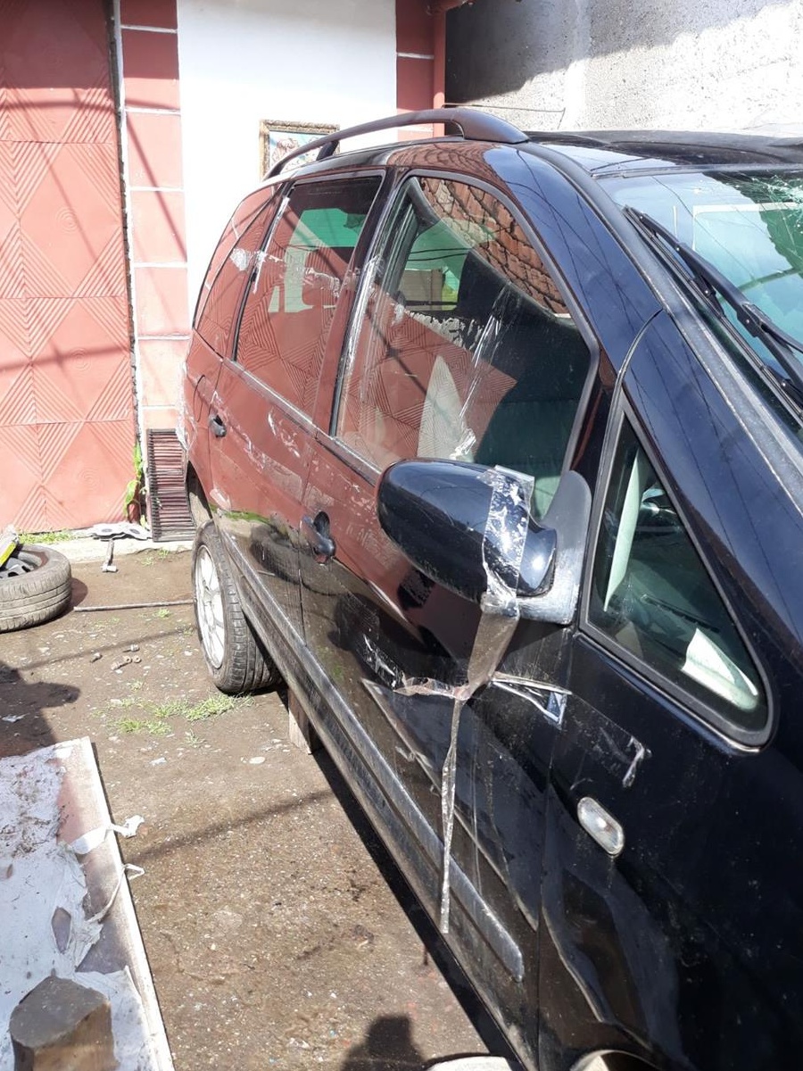 Dezmembrez Ford galaxi din 2005
