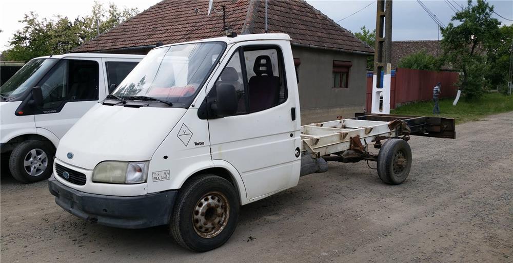Dezmembrez ford transit 2.5 tdi si clasci camionete si microbuze