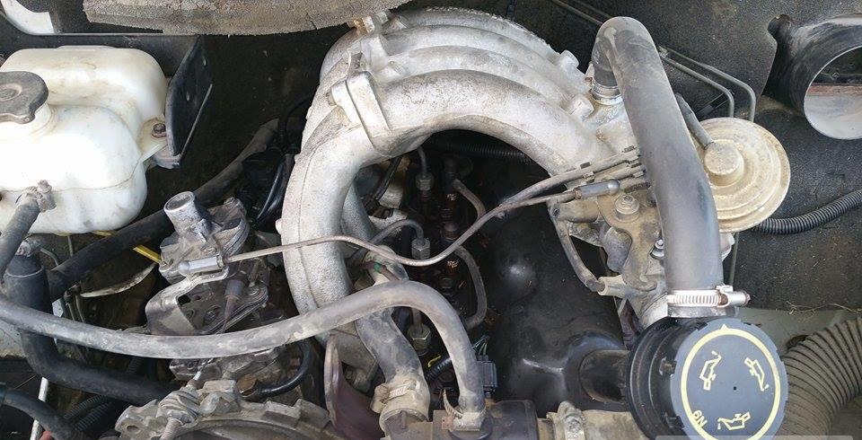 Dezmembrez ford transit 2.5 tdi si clasci camionete si microbuze