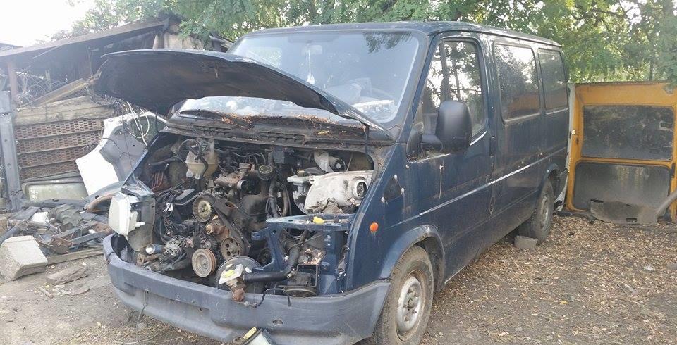 Dezmembrez ford transit 2.5 tdi si clasci camionete si microbuze