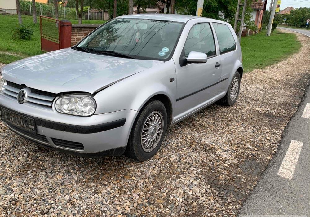 dezmembrez golf 4 1.4 benzina