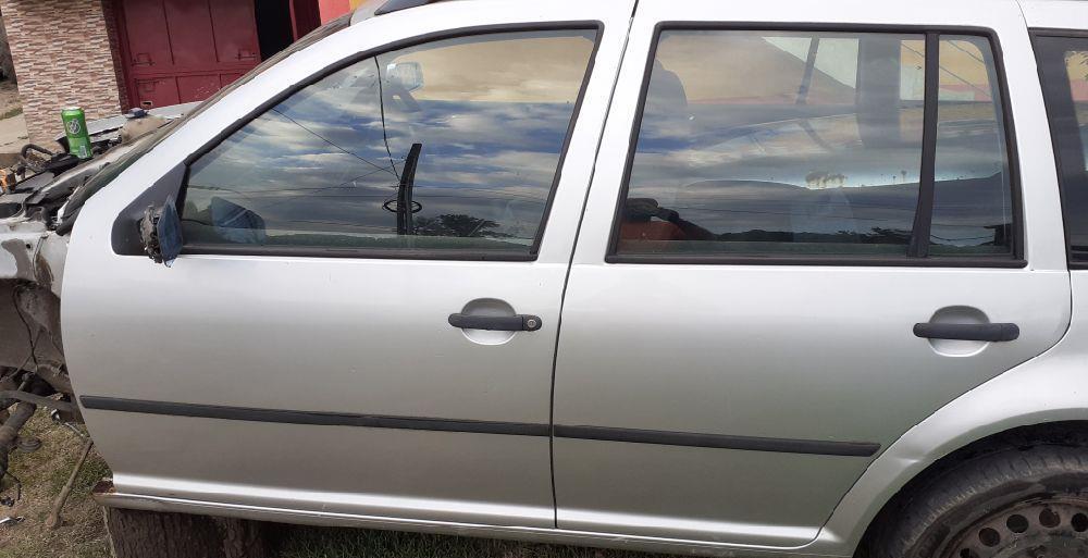 Dezmembrez golf 4 1.9 tdi,toate piesele disponibile.