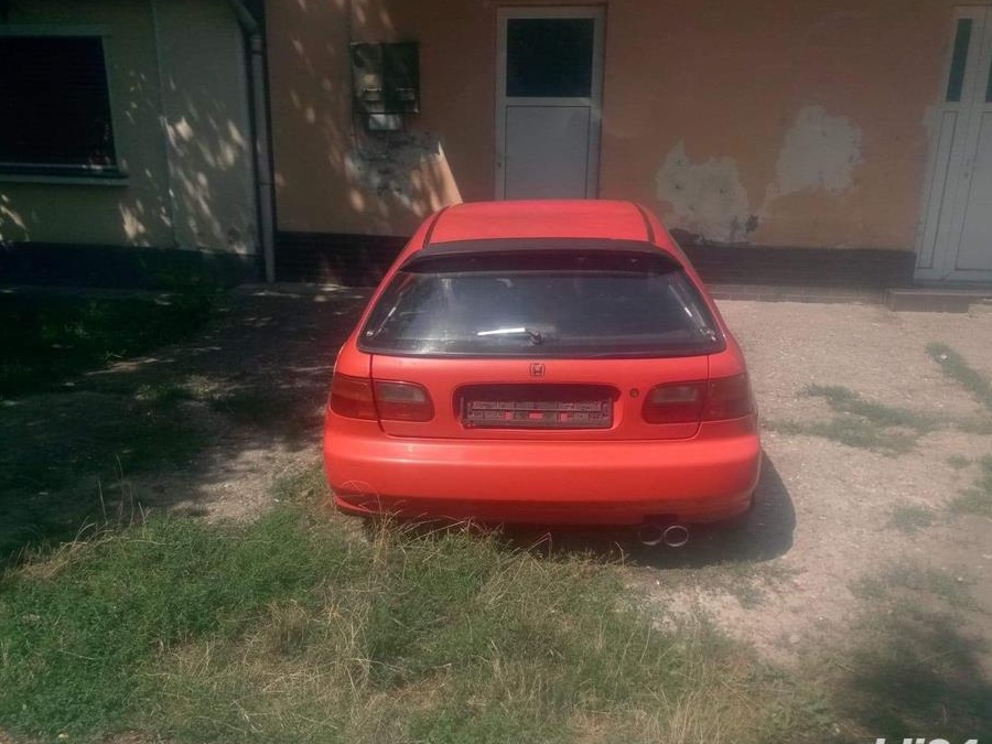 Dezmembrez Honda Civic EG