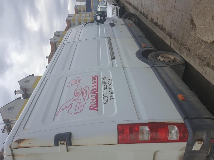 Dezmembrez iveco