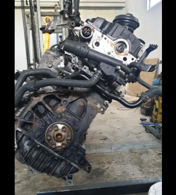 dezmembrez motor 1,9 tdi- BKC