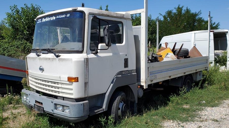 Dezmembrez Nissan Atleon Cabstar si T100 ORICE PIESA