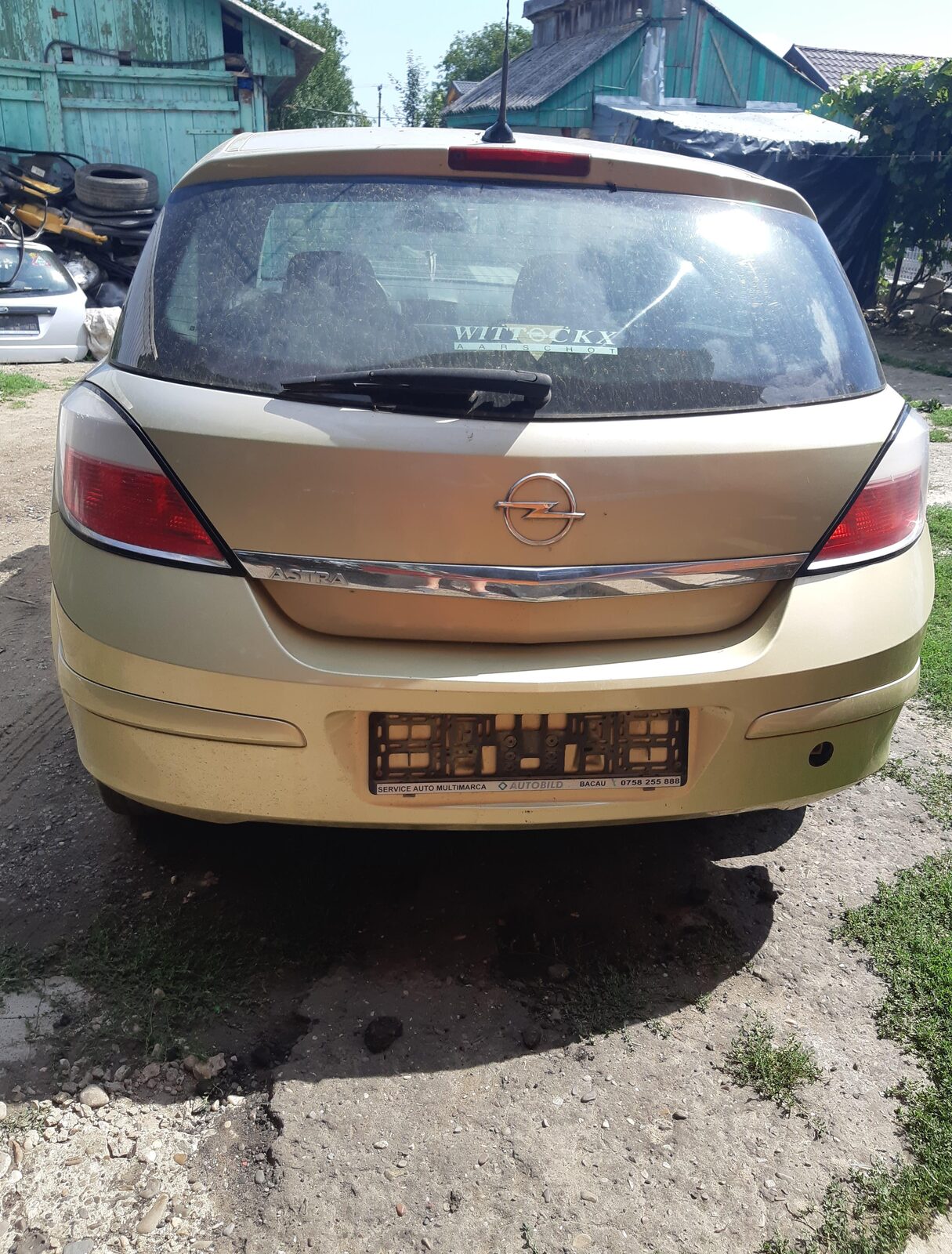 Dezmembrez opel astra H -diesel-benzina