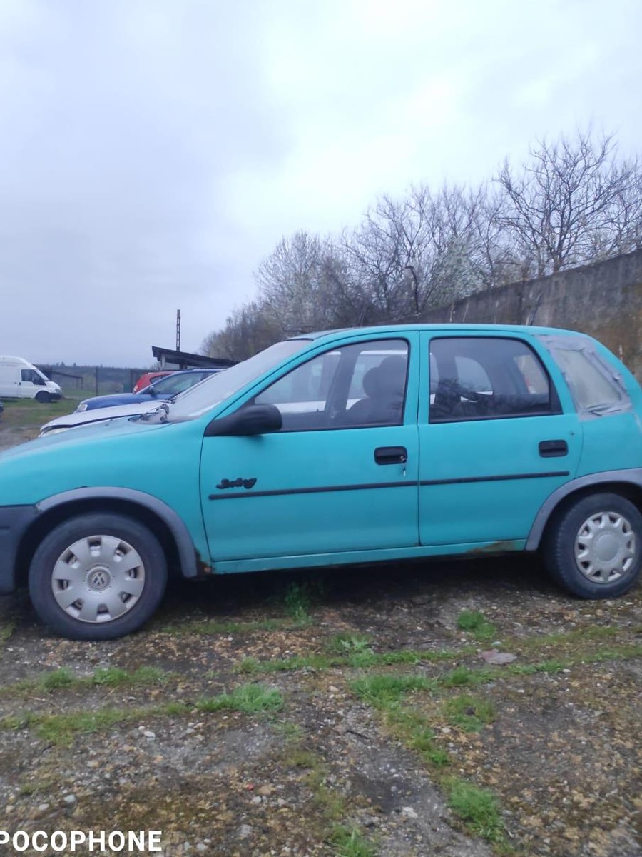Dezmembrez Opel Corsa B Enjoy/Swing 1.2i benzina an 1993