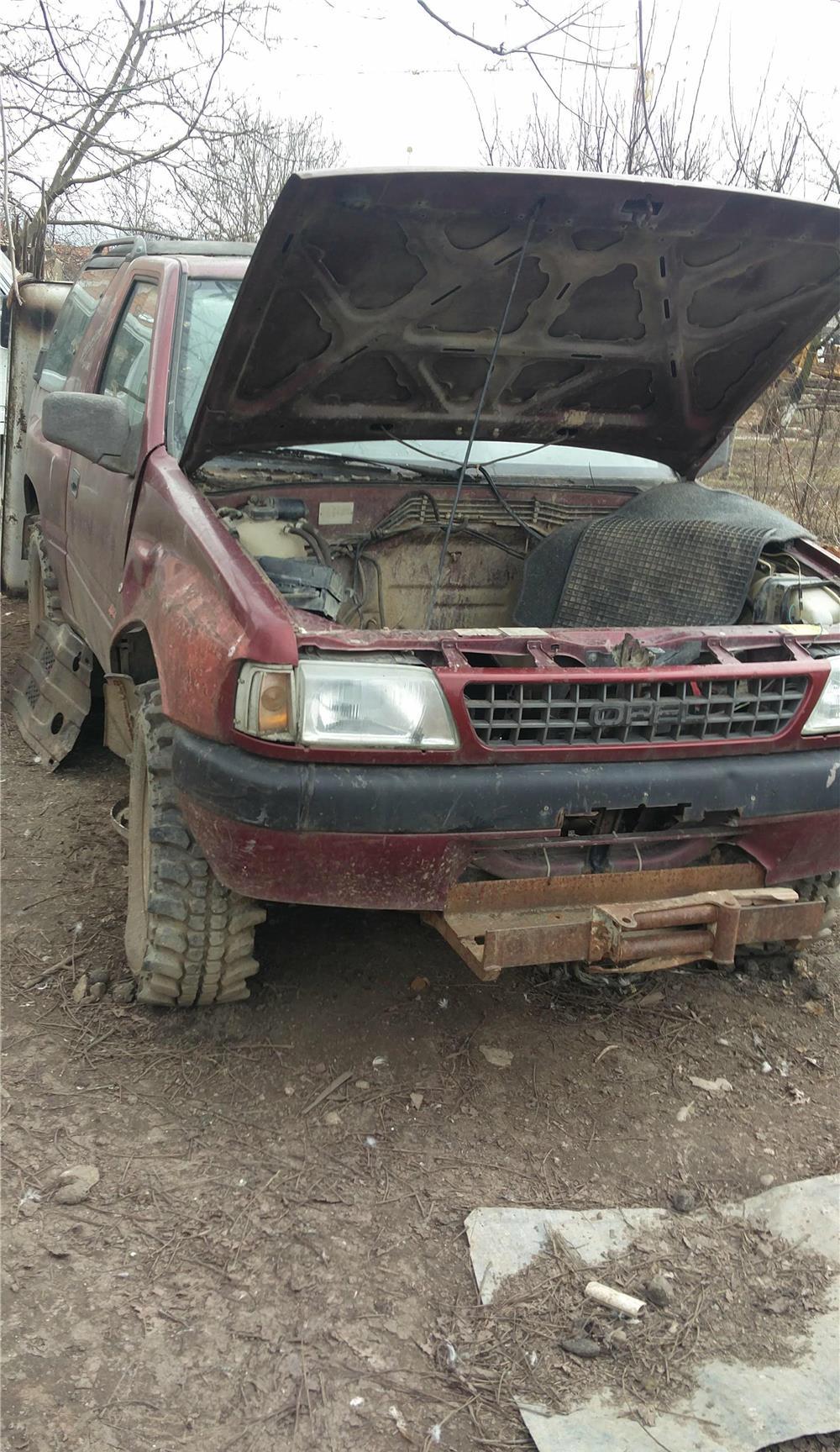 Dezmembrez Opel Frontera Sport