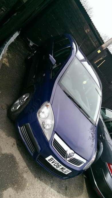 Dezmembrez Opel Zafira B 1.9 CDTI 120 HP