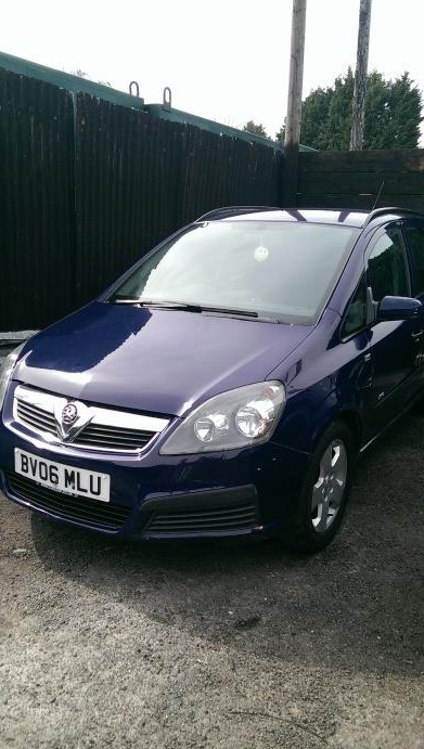 Dezmembrez Opel Zafira B 1.9 CDTI 120 HP