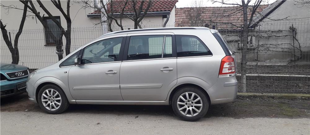 Dezmembrez opel zafira din 2006