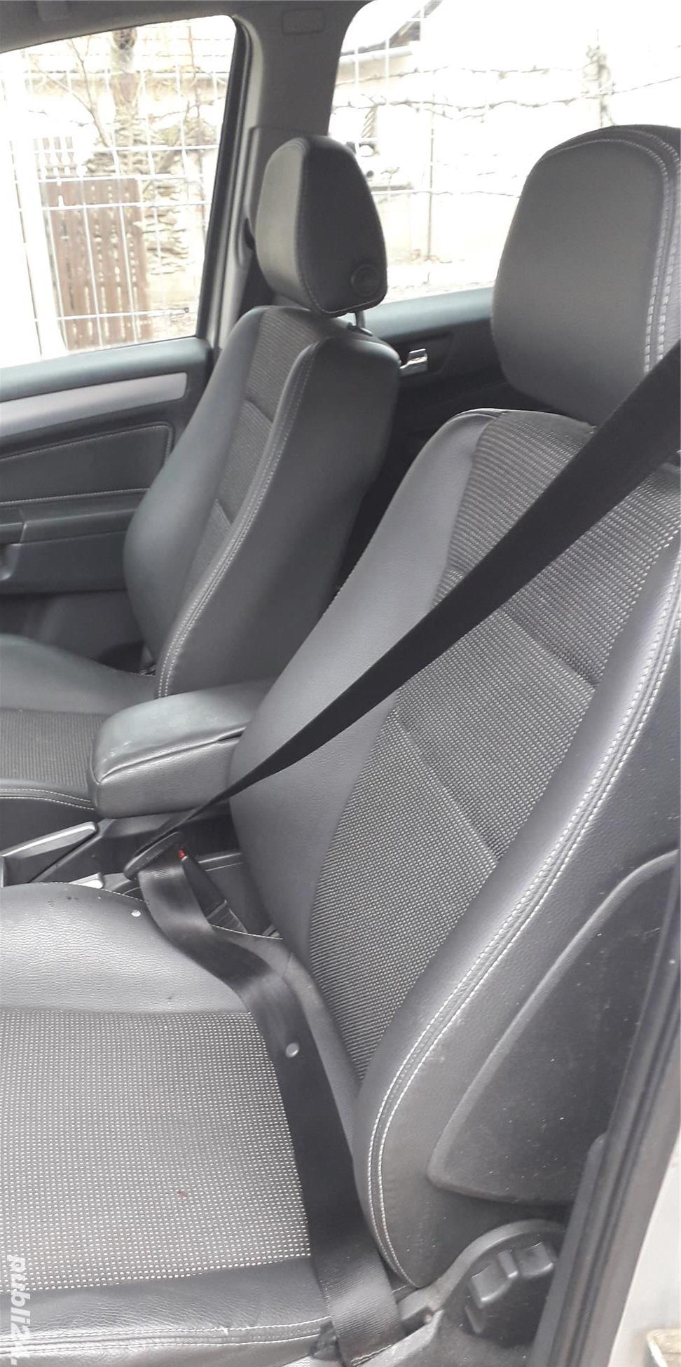 Dezmembrez opel zafira din 2006