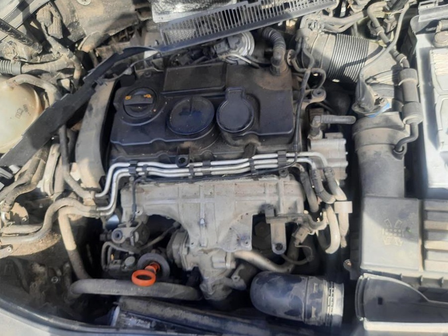Dezmembrez passat b6