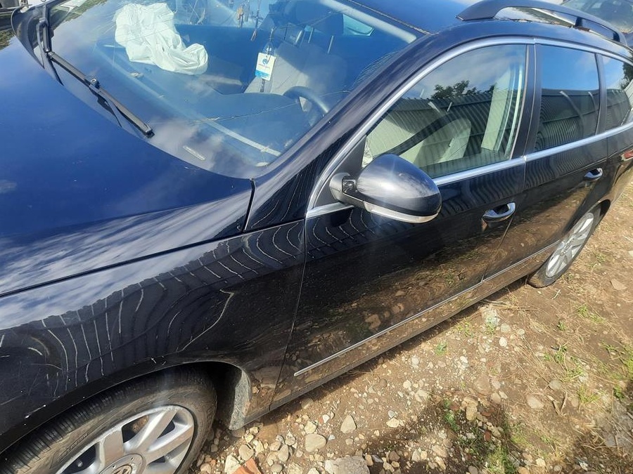 Dezmembrez passat b6