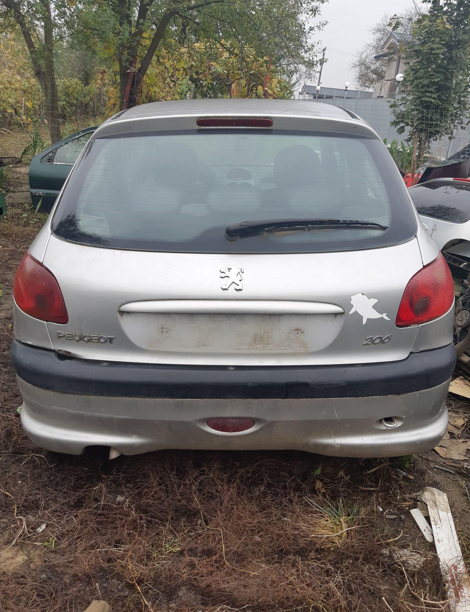 Dezmembrez Peugeot 206-diesel - benzina