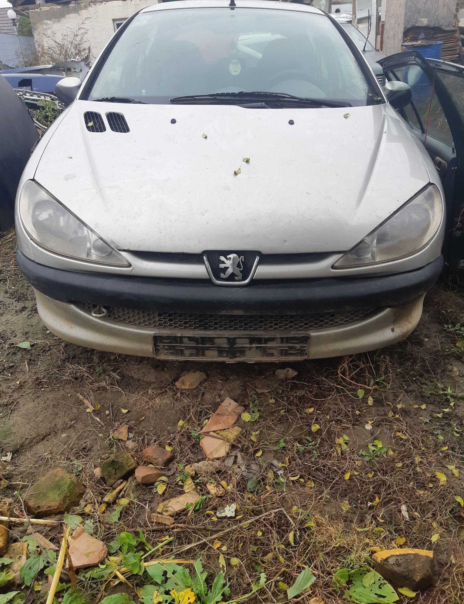 Dezmembrez Peugeot 206-diesel - benzina